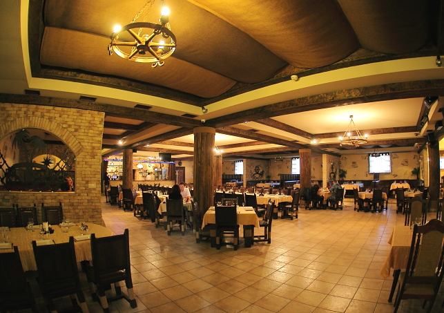 снимок интерьера Рестораны Робинзон Крузо - ресторан на 1 зал на 600 гостей, 2 зал на 220 гостей , летние беседки до 40 гостей, летник для торжеств  мест Краснодара