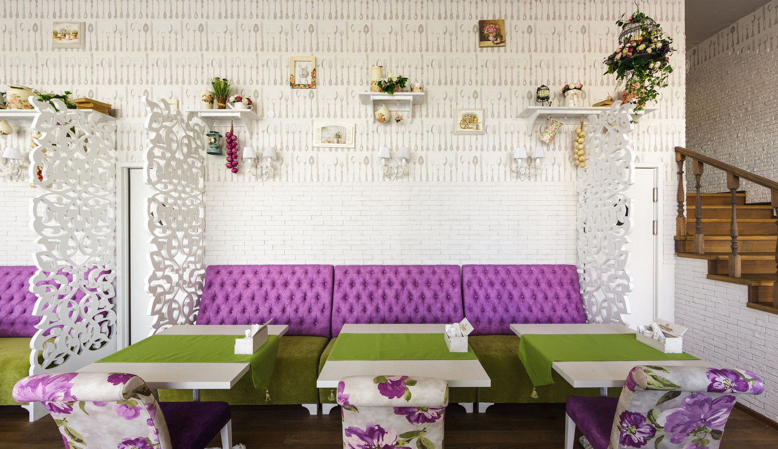 фотка помещения для мероприятия Банкетные залы Ресторан АРТиШОК на 56,8,200 номеров Краснодара