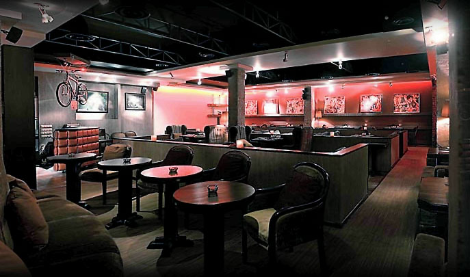 фото зала для мероприятия Кафе Gray Goose на 217 посадочных мест, 4 Зала: Vip-зал, залы для курящих и некурящих, летняя терраса номеров Краснодара