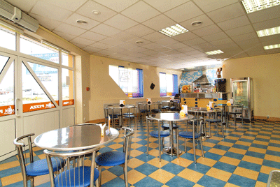 снимок оформления Пиццерии Луна-пицца на 
2 зала- 40 посадочных мест для курящих и 40 посадочных мест для некурящих мест Краснодара