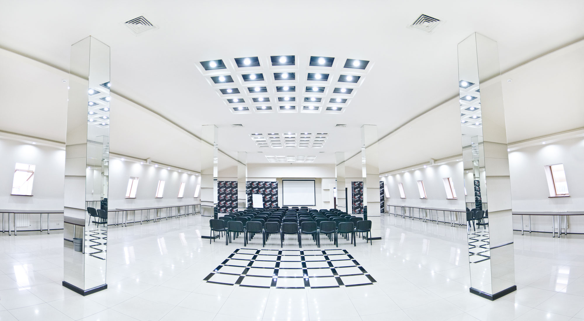 вид помещения для мероприятия Банкетные залы Конференц-зал Forum Plaza на 19 мест Краснодара